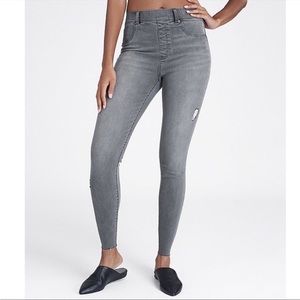 Spanx Distressed Ankle Skinny Jeans in Vintage Gray Size Medium